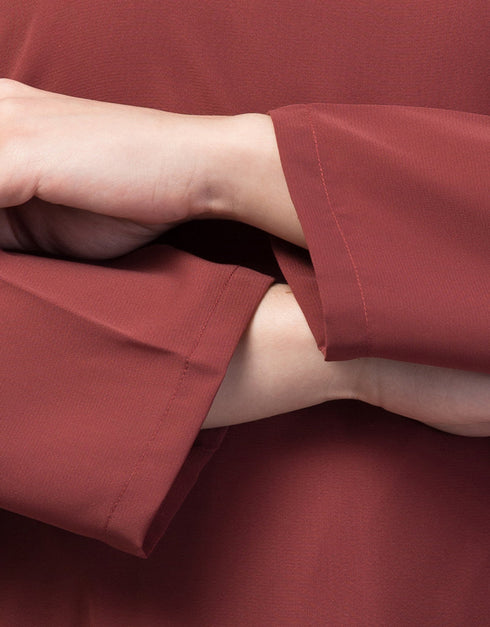 Chic Basic abaya with a flared hem for a relaxed and stylish look In Color Rust