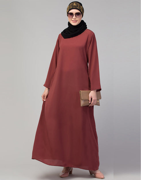 Chic Basic abaya with a flared hem for a relaxed and stylish look In Color Rust