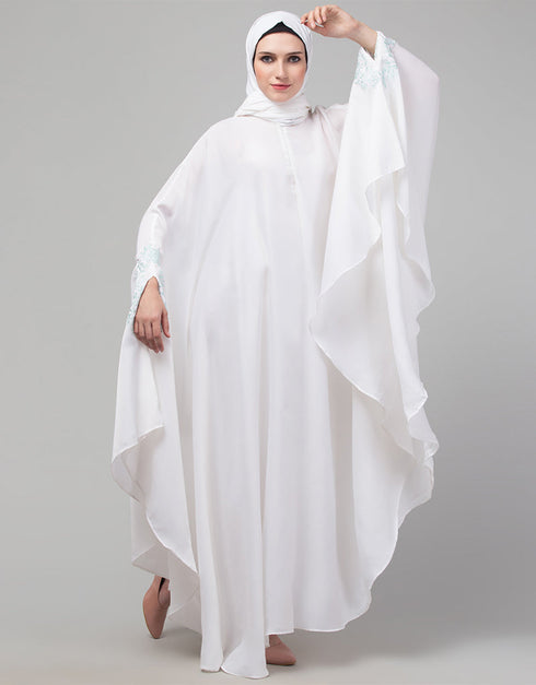 Muslimah White Irani Kaftan with thread embroidered Close-up View