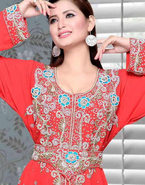 Kaftan with contrast embroidery