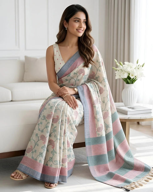 Green Cotton Silk Saree With Blouse - Side View | Samyak Fashion