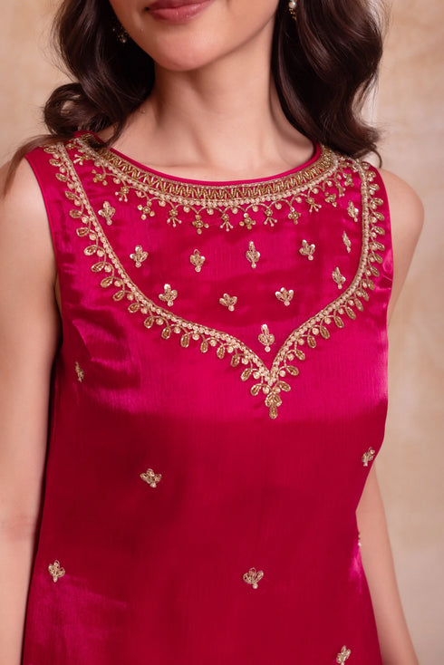 Magenta Organza Salwar Suit - Close-up View | Samyak Fashion