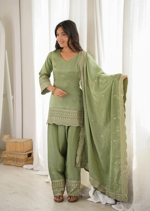 Pista Glass Roman Silk Elementary Suit - Detail View | Samyak Fashion